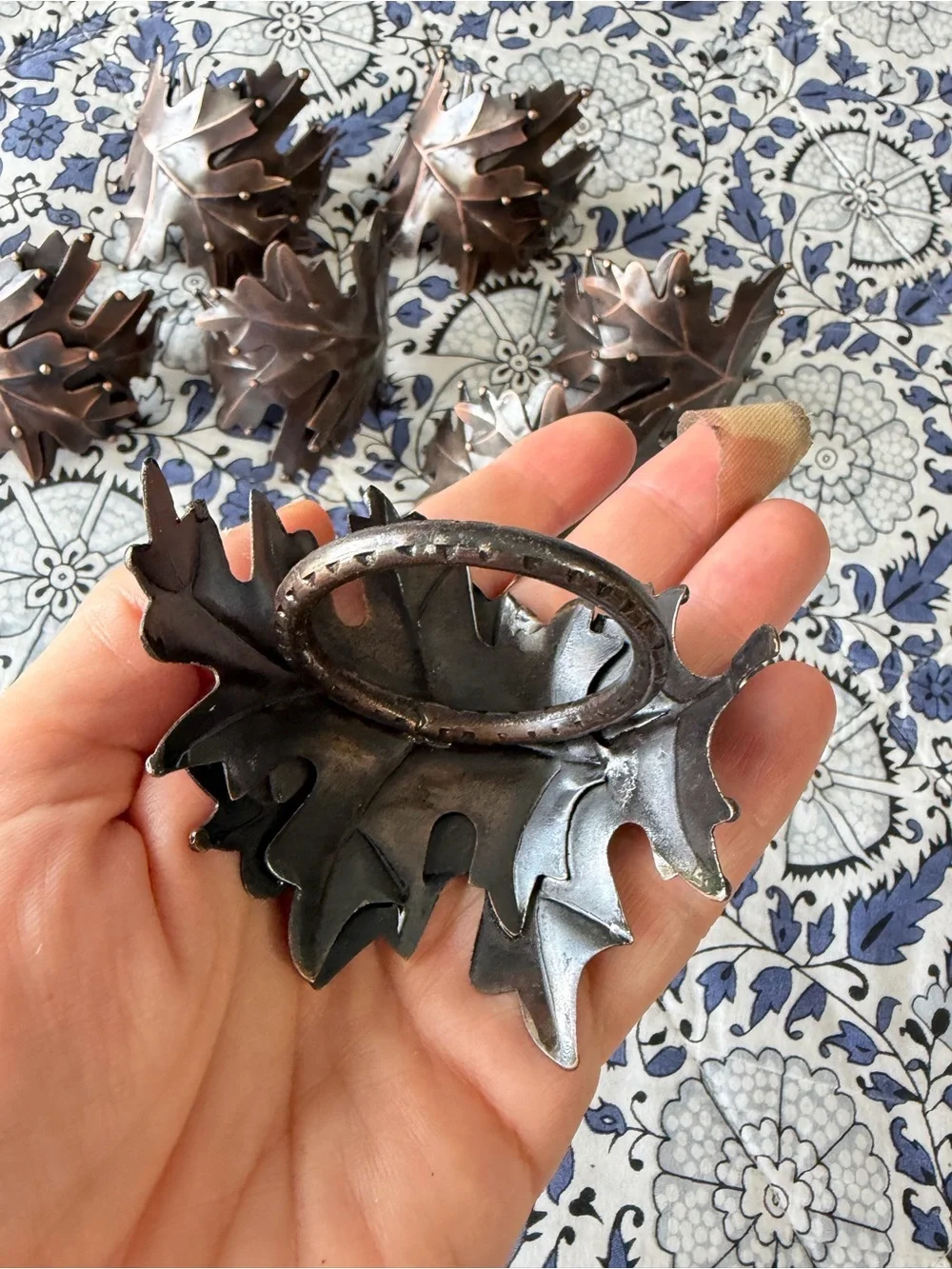 Vintage Pier 1 Imports fall leaves napkin rings (7) metal